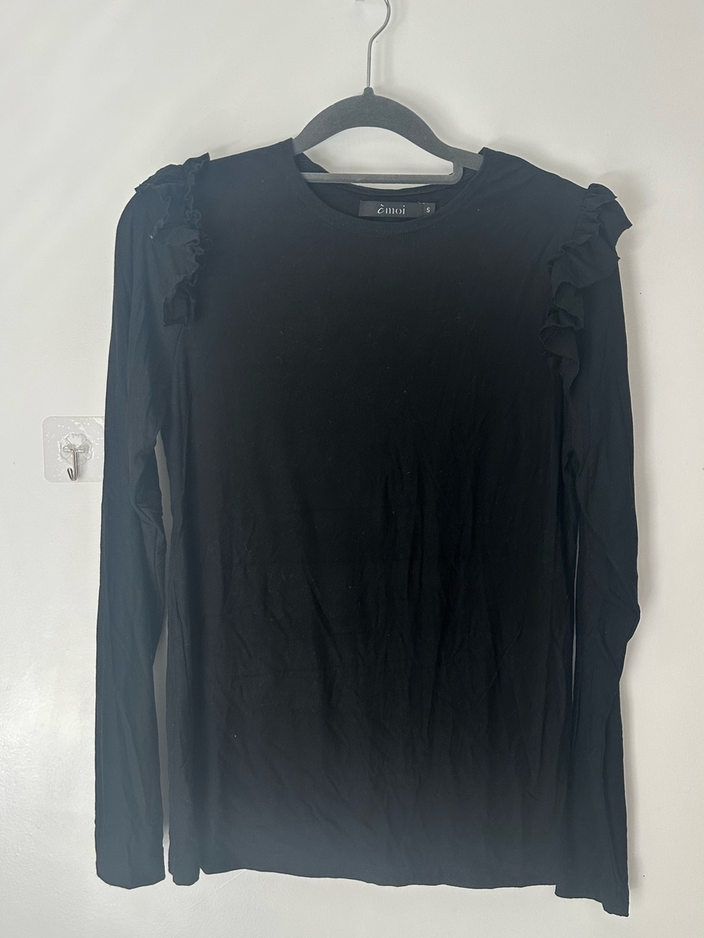 CMoi Black Long-Sleeve Ruffle Shoulder Top